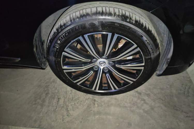 Used Volvo S90 2021 B5 Zhiyi Luxury Edition Right Front Wheel Hub