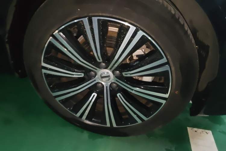 Used Volvo S90 2021 B5 Zhiyi Luxury Edition Right Front Wheel Hub