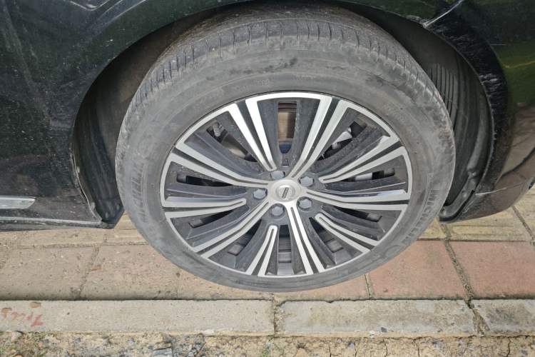 Used Volvo S90 2021 B5 Zhiyuan Luxury Edition Right Front Wheel Hub