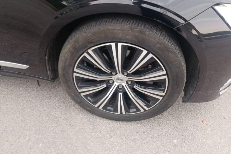 Used Volvo S90 2021 B5 Zhiyuan Luxury Edition Right Front Wheel Hub