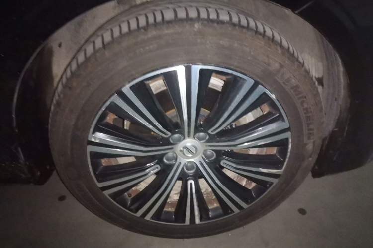 Used Volvo S90 2021 B5 Zhiyi Luxury Edition Right Front Wheel Hub