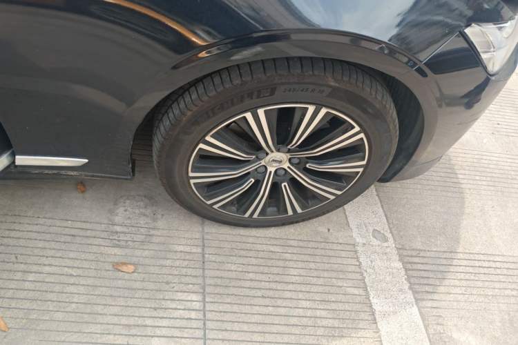 Used Volvo S90 2021 B5 Zhiyuan Luxury Edition Right Front Wheel Hub