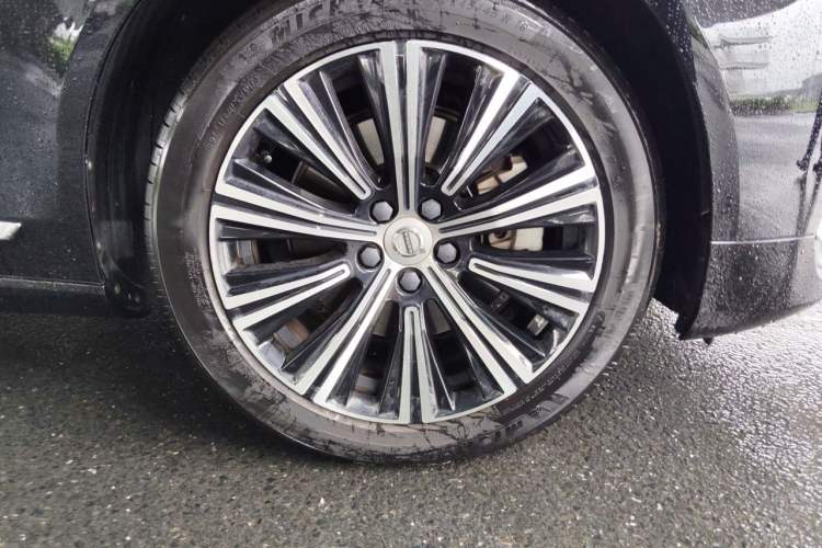 Used Volvo S90 2021 B5 Zhiyuan Luxury Edition Right Front Wheel Hub