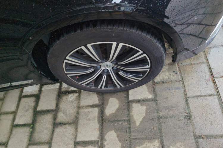 Used Volvo S90 2021 B5 Zhiyuan Luxury Edition Right Front Wheel Hub