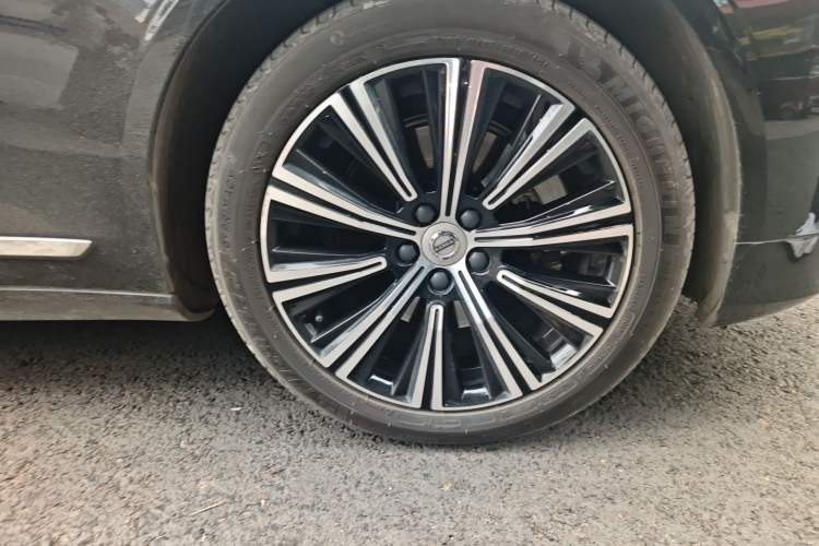 Used Volvo S90 2021 B5 Zhiyuan Luxury Edition Right Front Wheel Hub