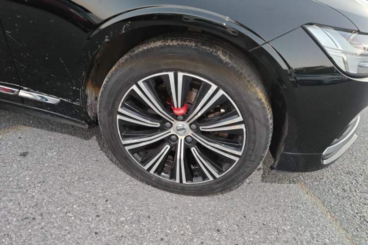 Used Volvo S90 2021 B5 Zhiyuan Luxury Edition Right Front Wheel Hub