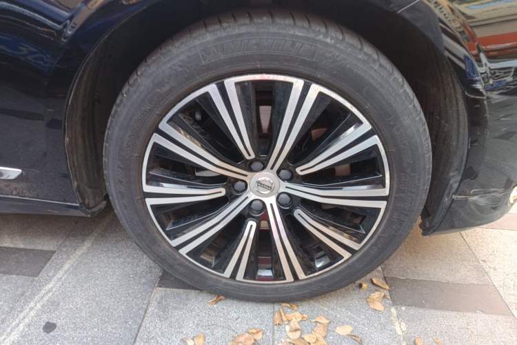 Used Volvo S90 2021 B5 Zhiyi Luxury Edition Right Front Wheel Hub