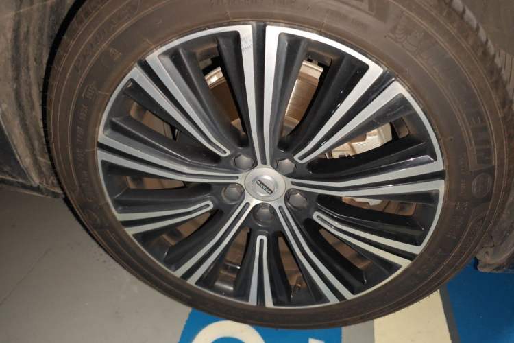 Used Volvo S90 2021 B5 Zhiyi Luxury Edition Right Front Wheel Hub