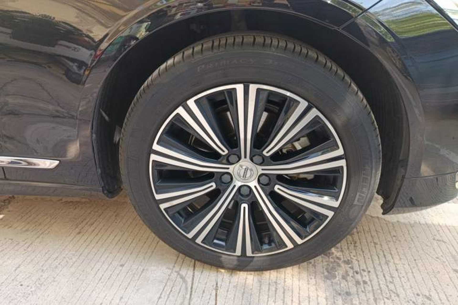 Used Volvo S90 2021 B5 Zhiyuan Luxury Edition Right Front Wheel Hub