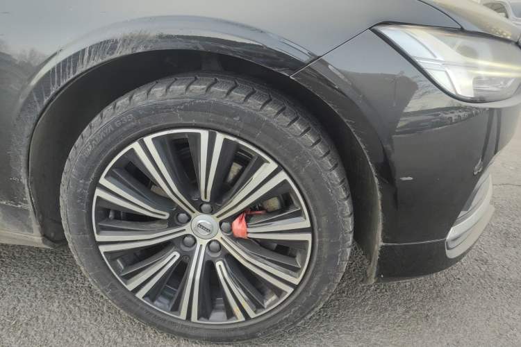 Used Volvo S90 2021 B5 Zhiyuan Luxury Edition Right Front Wheel Hub