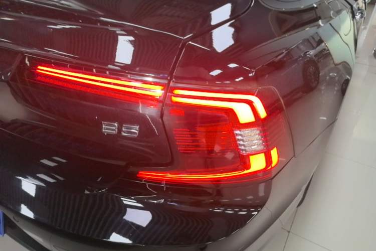 Used Volvo S90 2021 B5 Zhiyuan Luxury Edition Right Rear Taillight