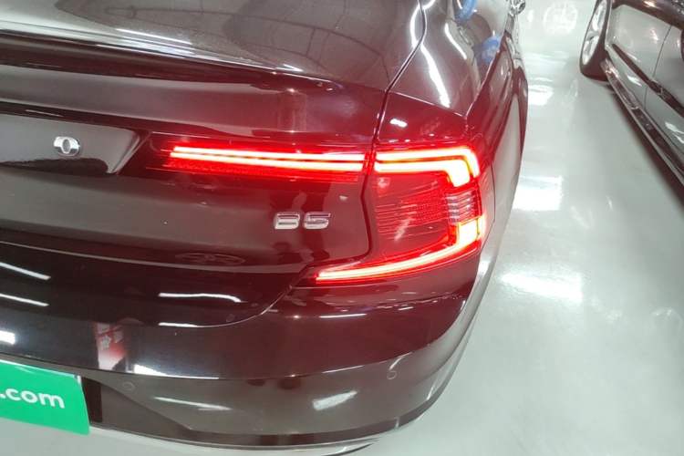 Used Volvo S90 2021 B5 Zhiyuan Luxury Edition Right Rear Taillight