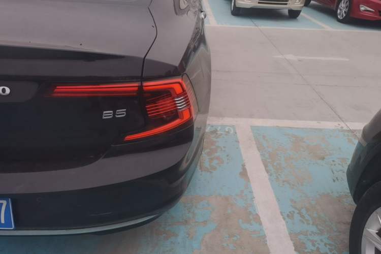 Used Volvo S90 2021 B5 Zhiyi Luxury Edition Right Rear Taillight