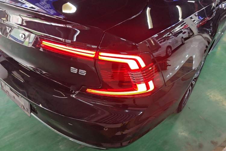 Used Volvo S90 2021 B5 Zhiyuan Luxury Edition Right Rear Taillight
