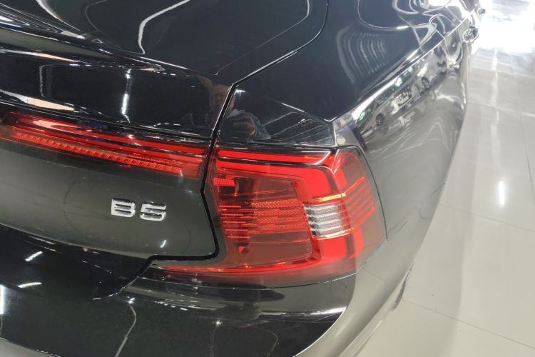 Used Volvo S90 2021 B5 Zhiyi Luxury Edition Right Rear Taillight