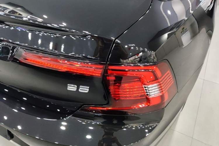 Used Volvo S90 2021 B5 Zhiyuan Luxury Edition Right Rear Taillight