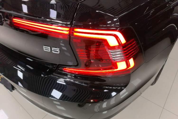 Used Volvo S90 2021 B5 Zhiyi Luxury Edition Right Rear Taillight