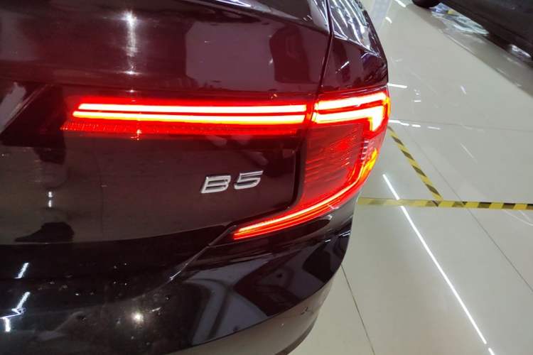 Used Volvo S90 2021 B5 Zhiyi Luxury Edition Right Rear Taillight