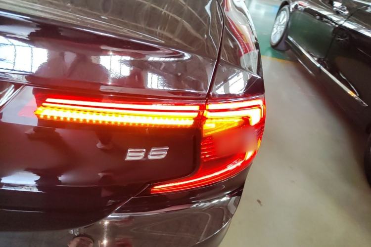 Used Volvo S90 2021 B5 Zhiyi Luxury Edition Right Rear Taillight