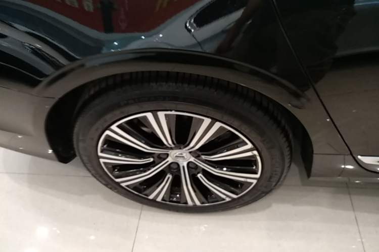 Used Volvo S90 2021 B5 Zhiyuan Luxury Edition Right Rear Wheel Hub