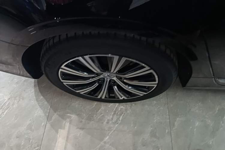 Used Volvo S90 2021 B5 Zhiyuan Luxury Edition Right Rear Wheel Hub