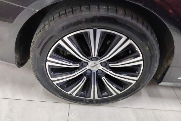 Used Volvo S90 2021 B5 Zhiyi Luxury Edition Right Rear Wheel Hub