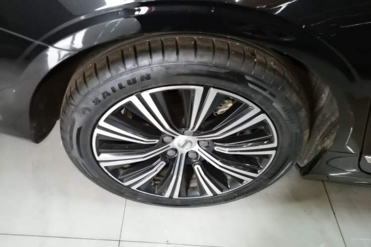 Used Volvo S90 2021 B5 Zhiyi Luxury Edition Right Rear Wheel Hub