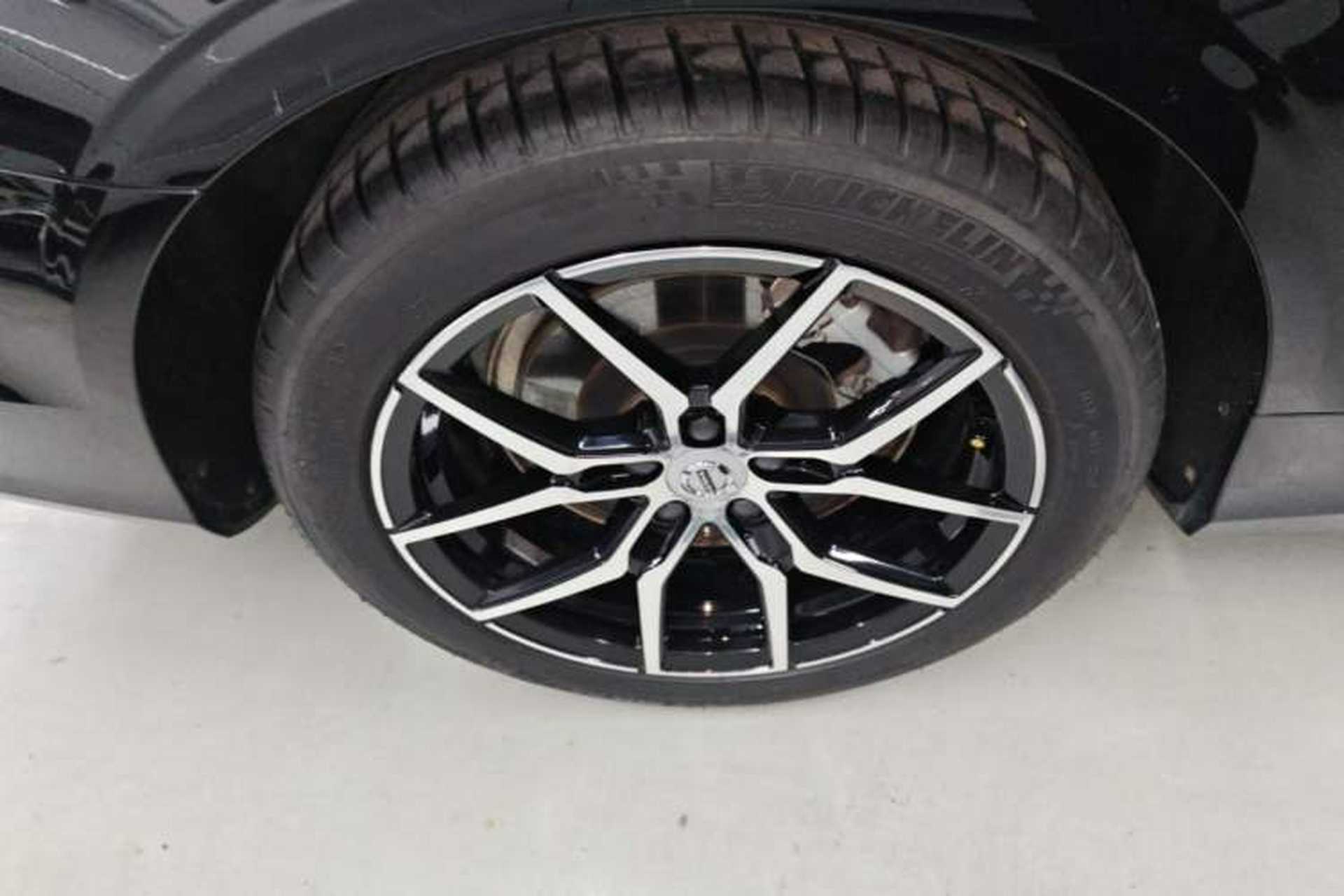 Used Volvo S90 2021 B5 Zhiyuan Luxury Edition Right Rear Wheel Hub
