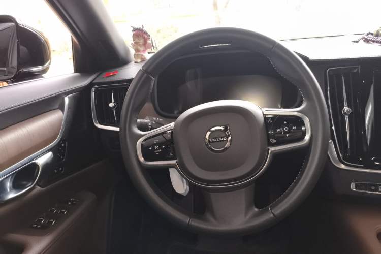 Used Volvo S90 2021 B5 Zhiyuan Luxury Edition Steering Wheel