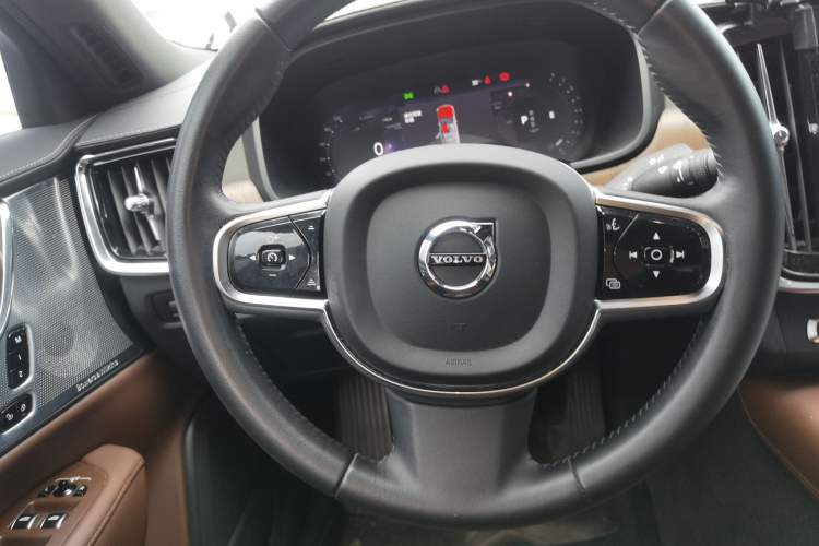 Used Volvo S90 2021 B5 Luxury Smart Edition Steering Wheel