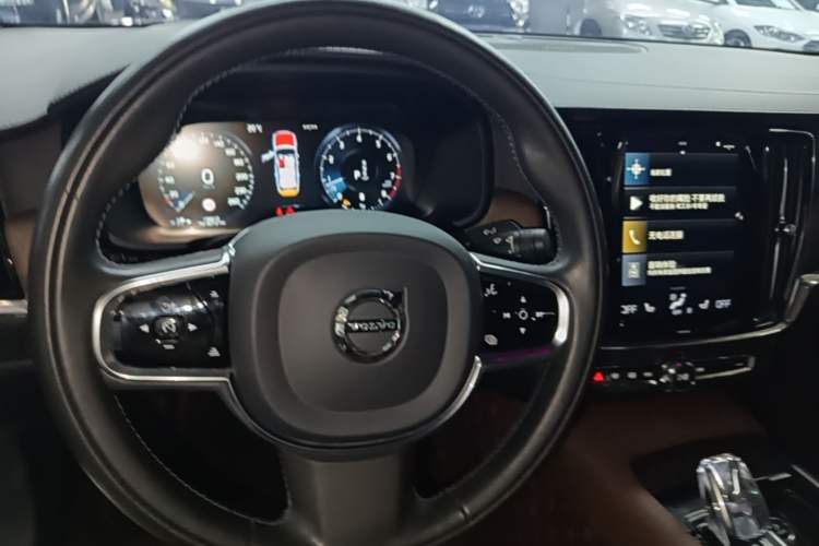 Used Volvo S90 2021 B5 Zhiyuan Luxury Edition Steering Wheel