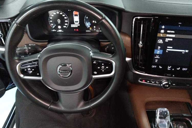 Used Volvo S90 2021 B5 Zhiyuan Luxury Edition Steering Wheel