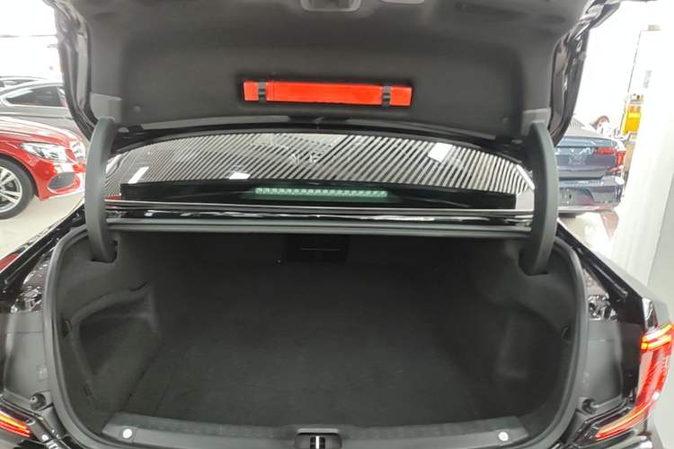 Used Volvo S90 2021 B5 Zhiyi Luxury Edition Trunk
