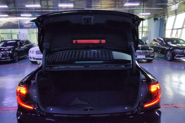 Used Volvo S90 2021 B5 Zhiyuan Luxury Edition Trunk