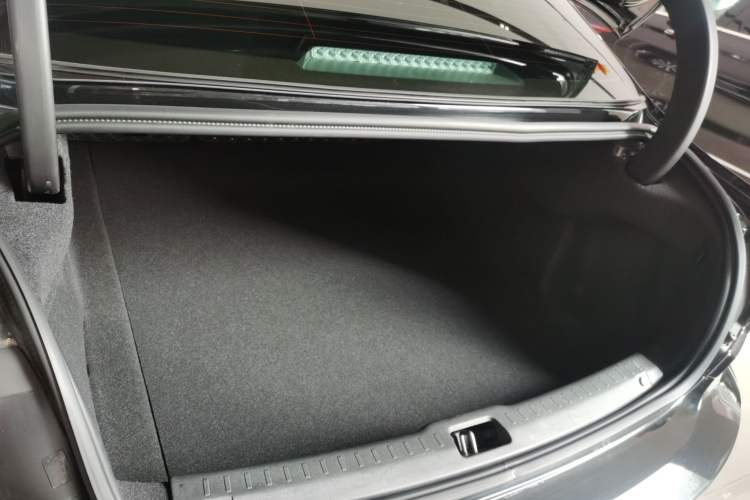 Used Volvo S90 2021 B5 Zhiyi Luxury Edition Trunk