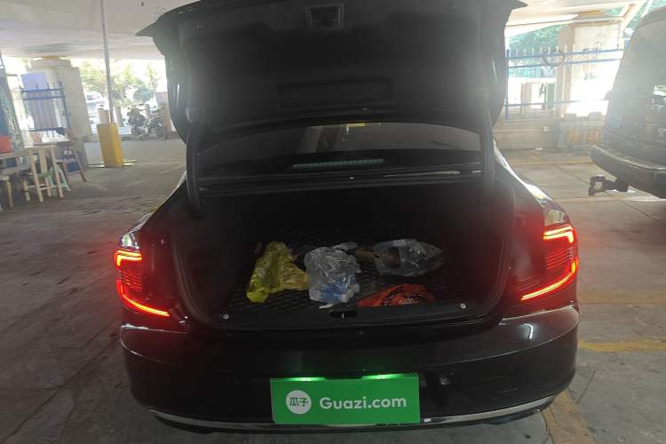 Used Volvo S90 2021 B5 Zhiyuan Luxury Edition Trunk