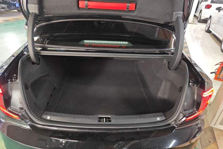 Used Volvo S90 2021 B5 Zhiyuan Luxury Edition Trunk