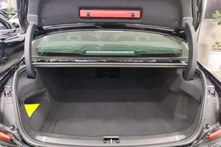Used Volvo S90 2021 B5 Zhiyuan Luxury Edition Trunk