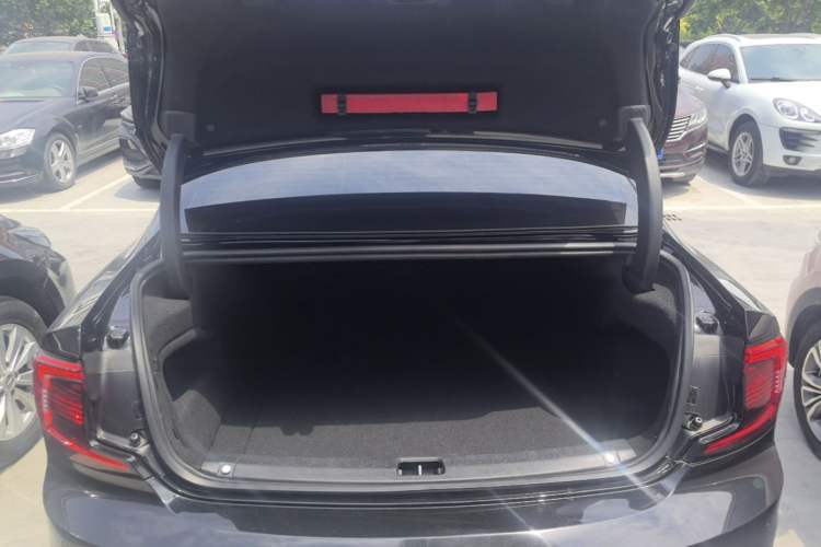 Used Volvo S90 2021 B5 Zhiyi Luxury Edition Trunk