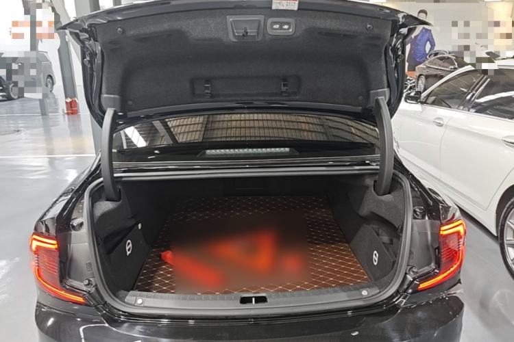 Used Volvo S90 2021 B5 Zhiyi Luxury Edition Trunk