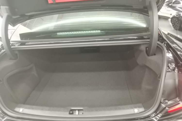Used Volvo S90 2021 B5 Zhiyi Luxury Edition Trunk