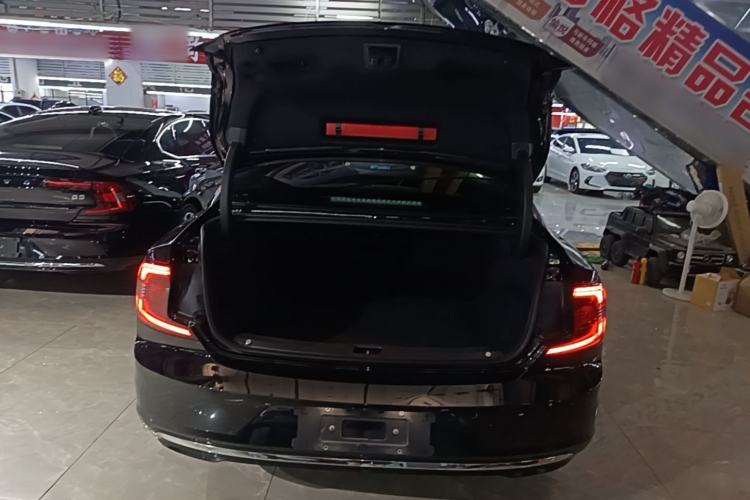 Used Volvo S90 2021 B5 Zhiyuan Luxury Edition Trunk