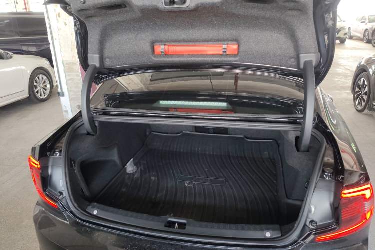 Used Volvo S90 2021 B5 Zhiyi Luxury Edition Trunk