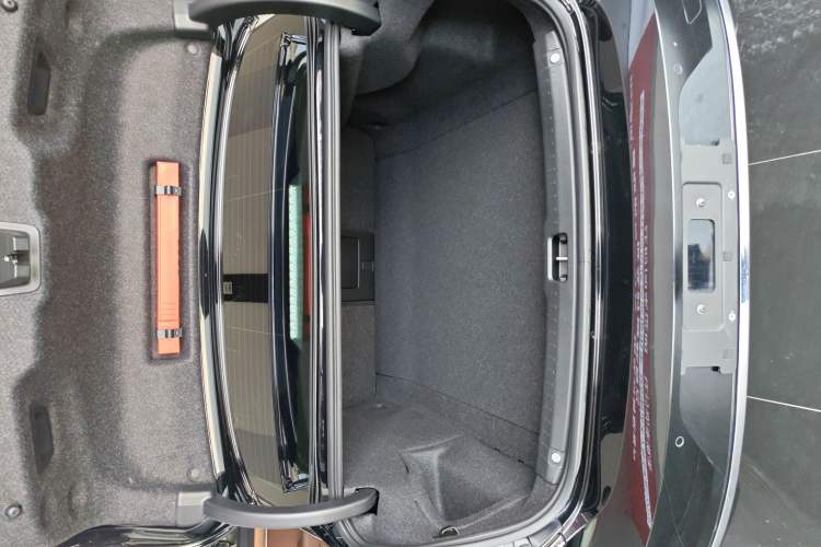 Used Volvo S90 2021 B5 Zhiyi Luxury Edition Trunk