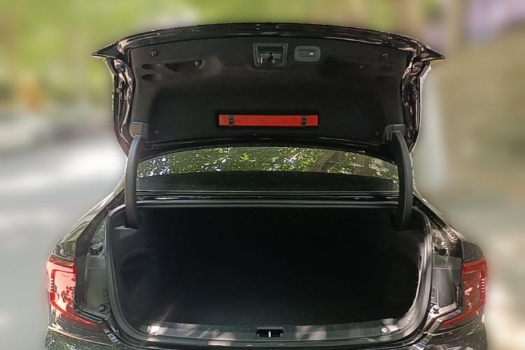 Used Volvo S90 2021 B5 Zhiyi Luxury Edition Trunk