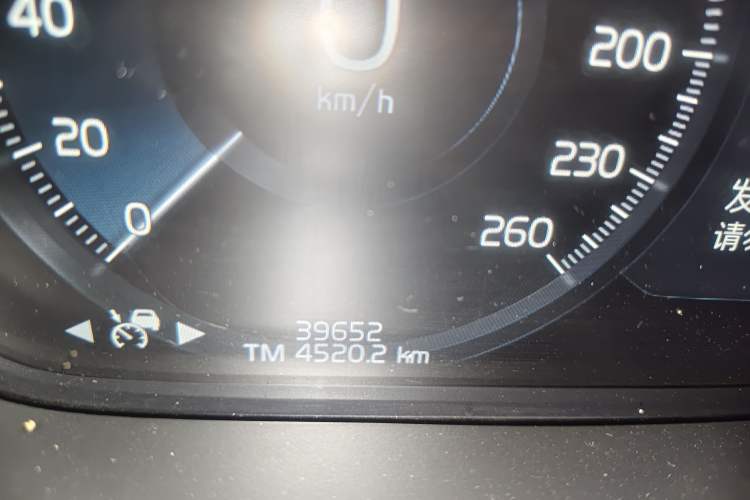 Used Volvo S90 2021 B5 Zhiyi Sport Edition Odometer Close Up