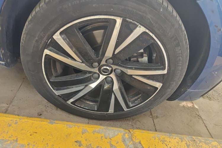 Used Volvo S90 2021 B5 Zhiyi Sport Edition Right Front Wheel Hub