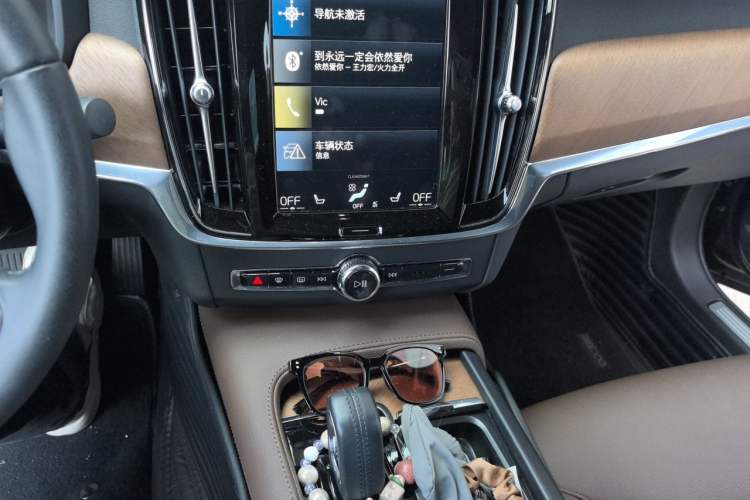 Used Volvo S90 2021 B5 Zhiyi Luxury Edition Audio And AC Panel