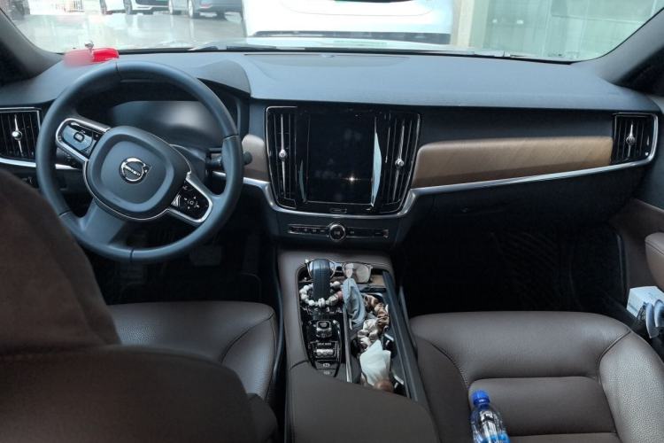 Used Volvo S90 2021 B5 Zhiyi Luxury Edition Center Console