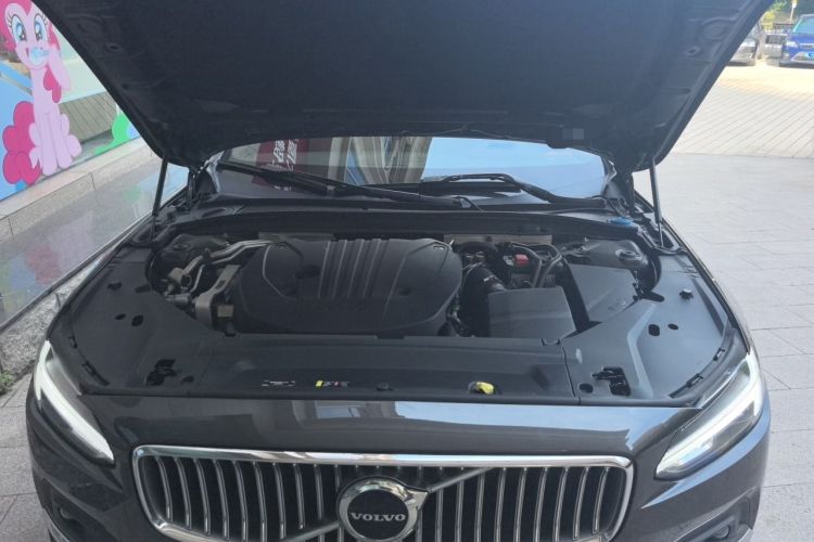 Used Volvo S90 2021 B5 Zhiyi Luxury Edition Engine Bay